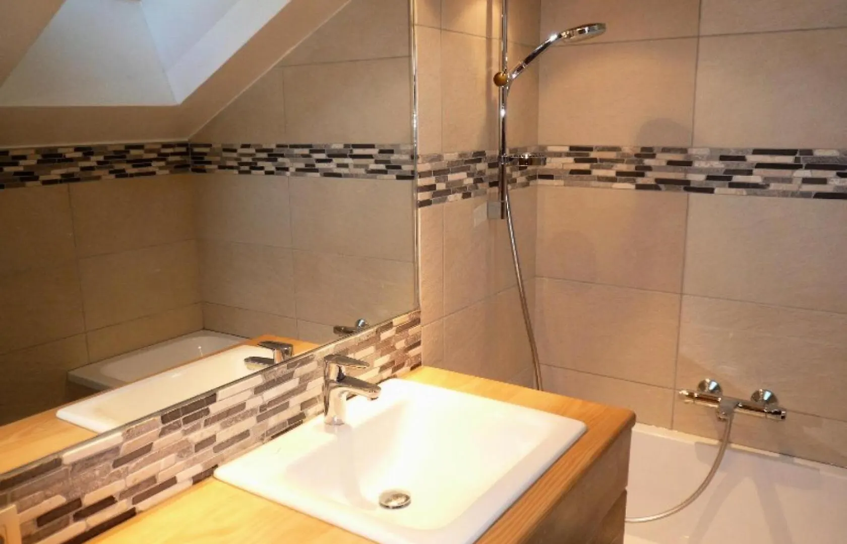 Residence Le Cristal - Appartement 4 Pieces De Charme En Duplex Pour 8 Personnes Situe Dans Meribel Centre Proche Des Commerces Mae-2007 Les Allues France