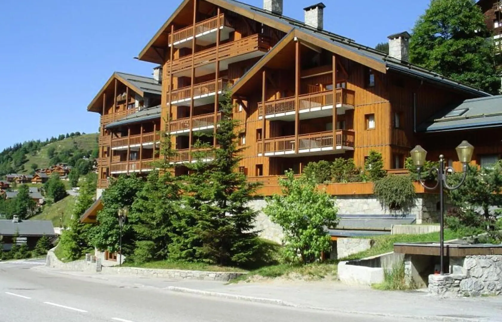 Residence Le Cristal - Appartement 4 Pieces De Charme En Duplex Pour 8 Personnes Situe Dans Meribel Centre Proche Des Commerces Mae-2007 Les Allues France